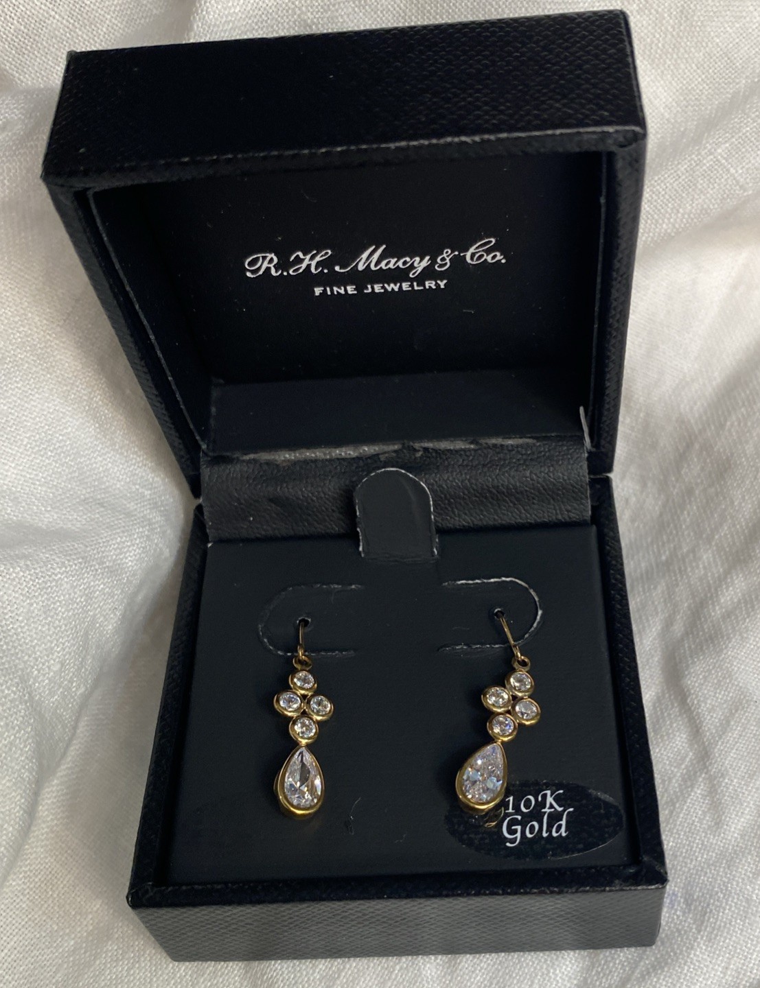 R.H. Macy & Co Fine Jewelry 10k Gold Women Pear-shape Tear Drop Diamond Earrings