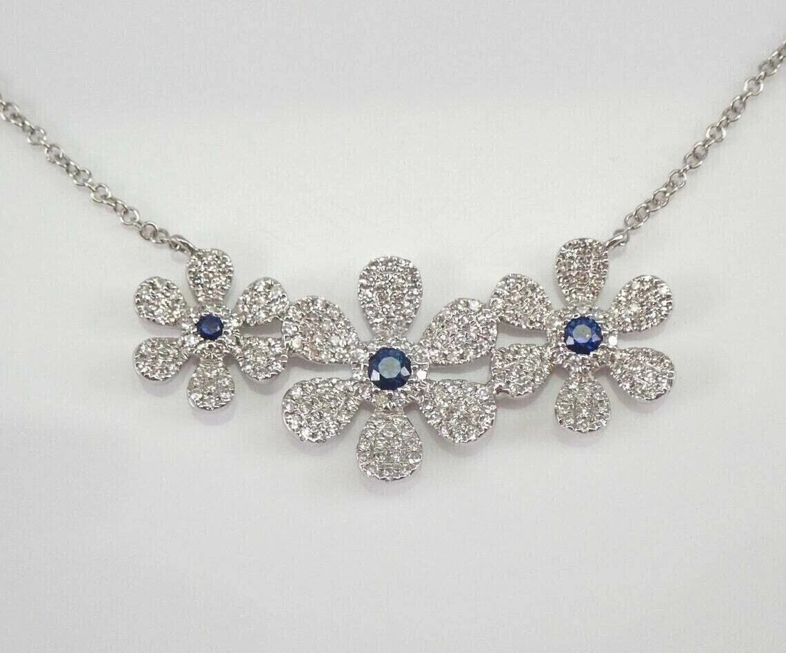 2Ct Round Cut Lab-Created Diamond Flower Necklace Pendant 14K White Gold Plated