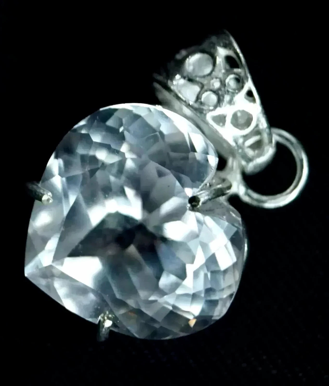 Natural 26.85 Ct White Sapphire AGL Certified Gemstone 925 Solid Silver Pendant