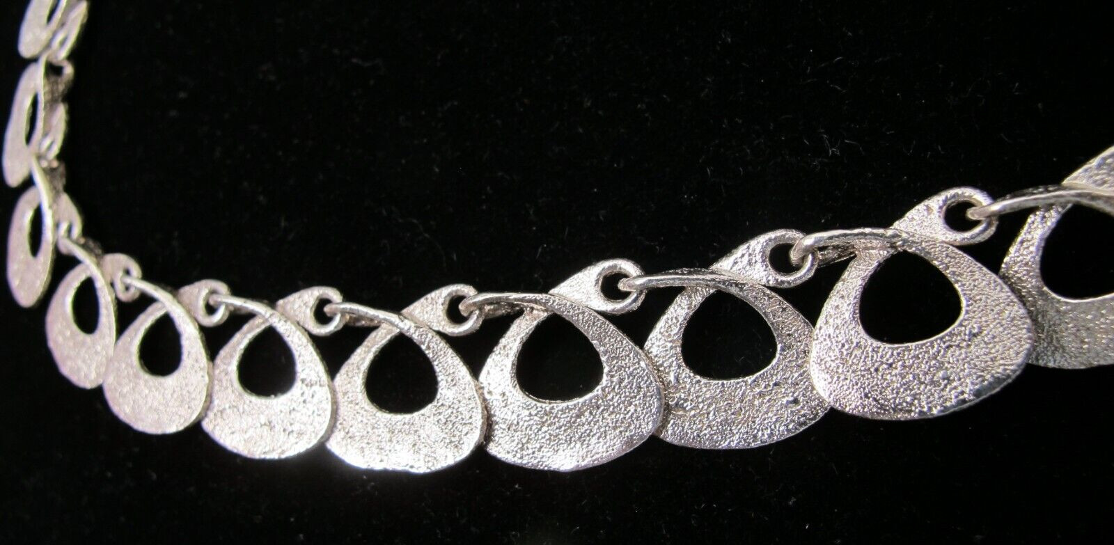 Stunning URART 925 Sterling Silver Designer Necklace – 41cm 37g