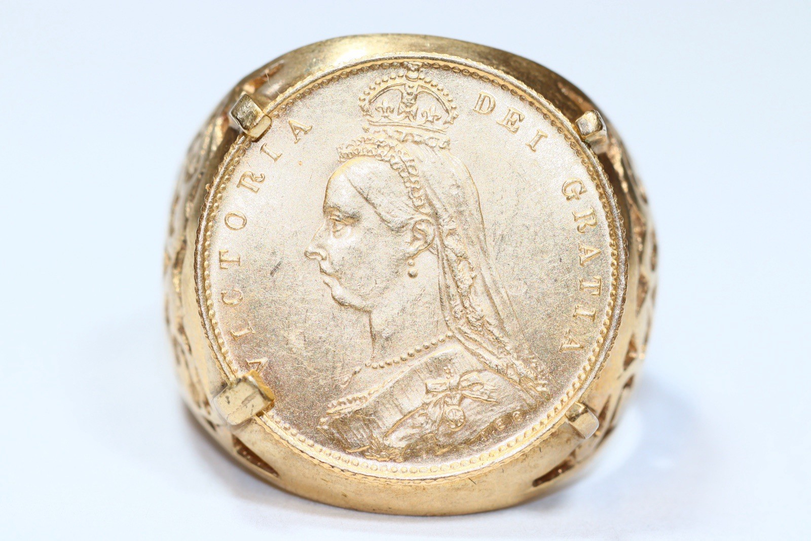 great britain sovereign gold coin Ring