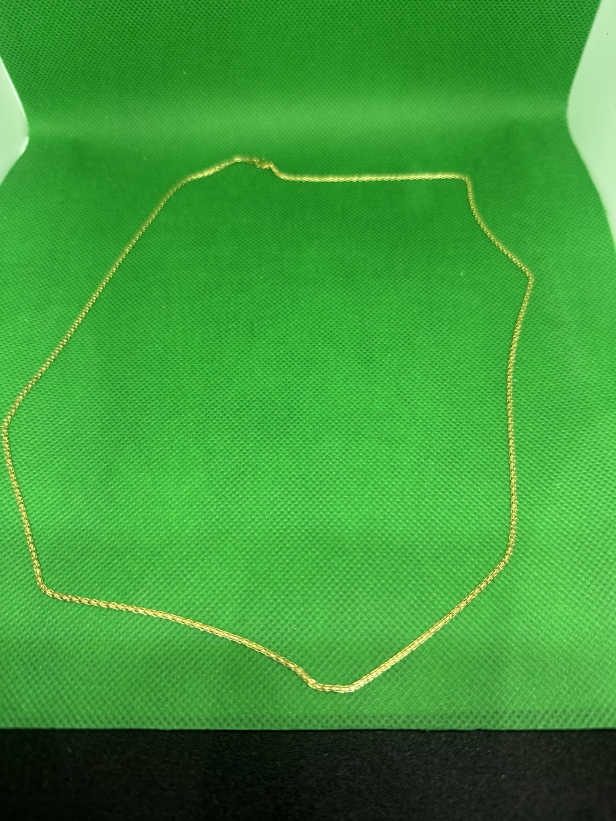 24” 2mm Bizmark 10k solid yellow gold Chain. 1.4 Grams. (230)