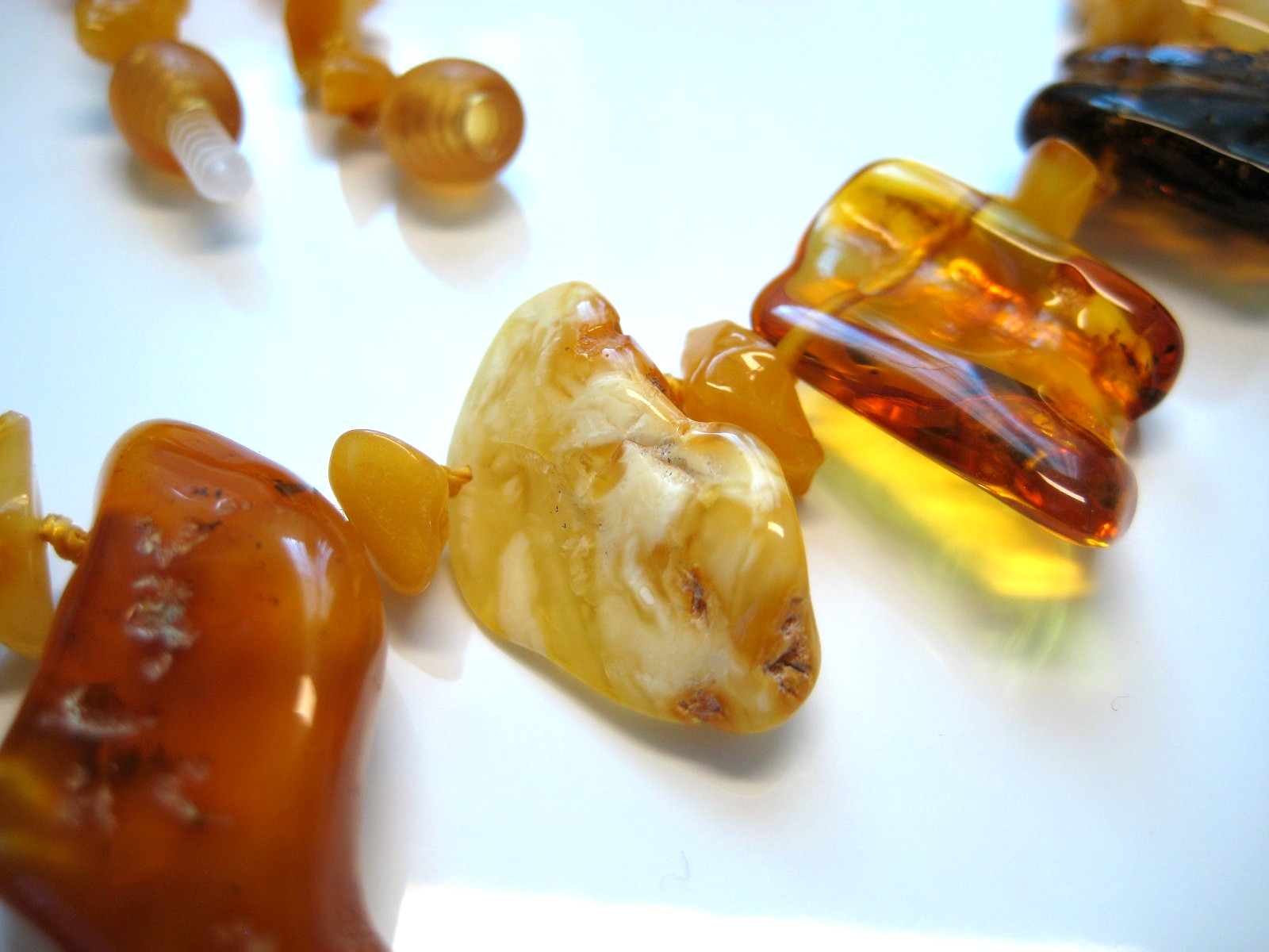 Genuine Elegant Multicolour Beautiful Baltic Amber Necklace 20 grams !!!