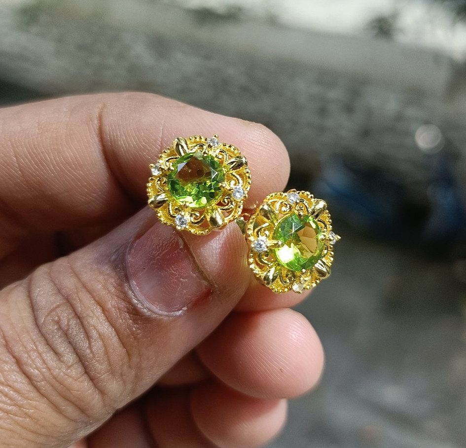1.40Ct Round Cut Lab Created Peridot Stud Earrings 14K Yellow Gold Plated Silver