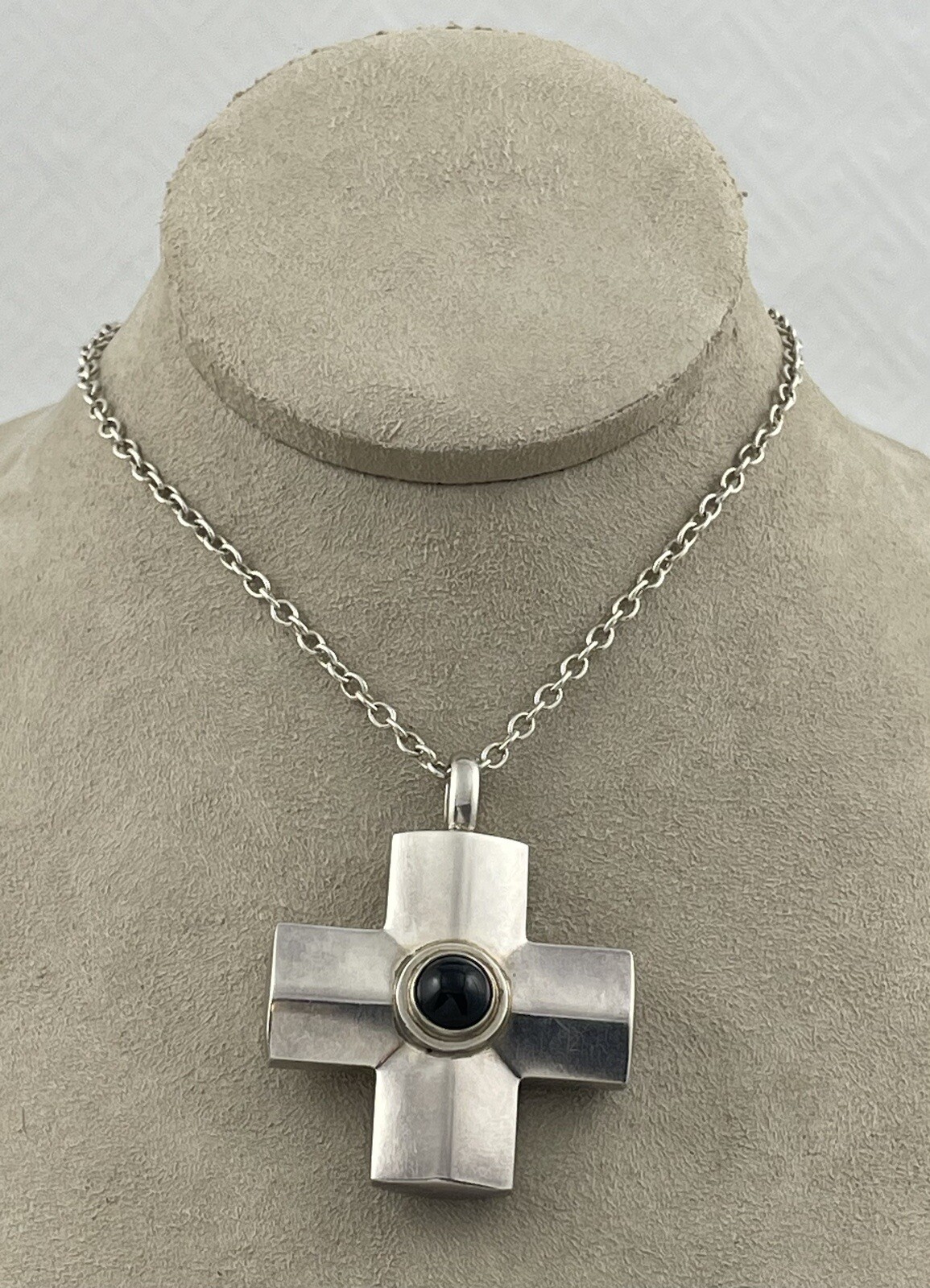 Georg Jensen Denmark Sterling w/Onyx 2608 Cross & Necklace-1 1/2″