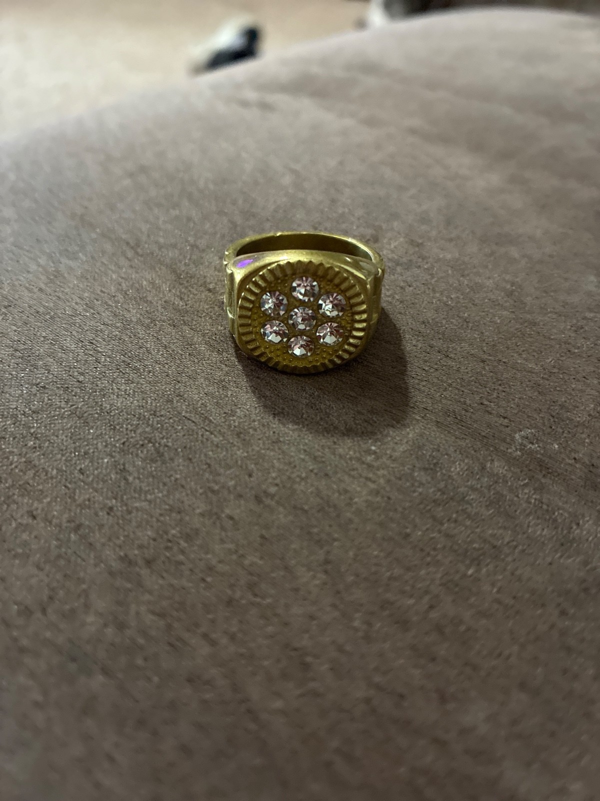 1CTTW ROUND SHAPED 7 DIAMOND CLUSTER RING WITH ROLEX INSPIRED BEZEL AND SIDES