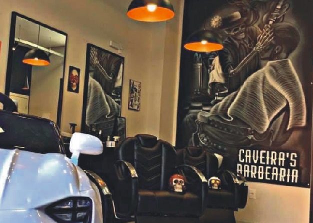 Caveiras Barbearia cuidados dos cabelos de crianças a adultos Campeche