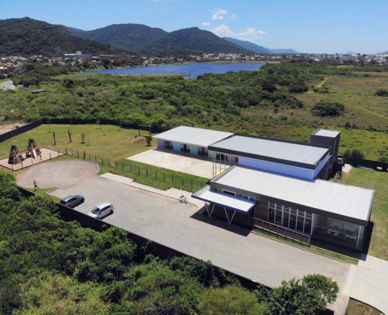 ALOHA_SCHOOL_Escola_de_ensino_infantil_e_fundamental_no_Campeche_Sul_da_Ilha