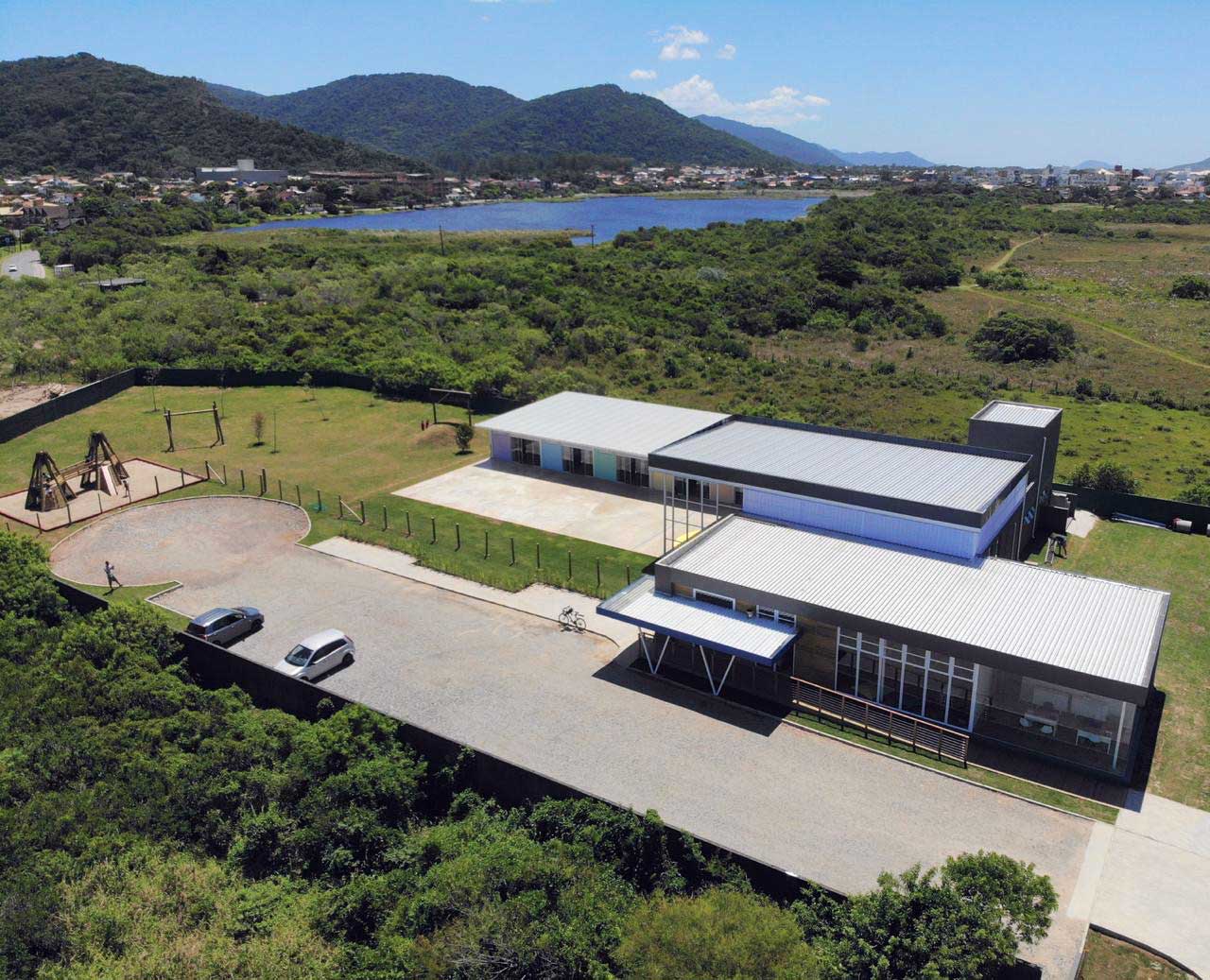 ALOHA_SCHOOL_Escola_de_ensino_infantil_e_fundamental_no_Campeche_Sul_da_Ilha